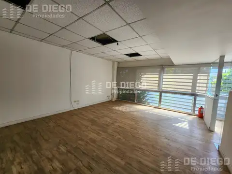 Oficina Monoambiente con 5 baños
