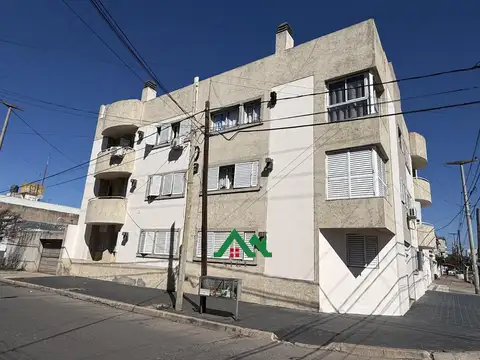 Departamento en venta de 1 dormitorio desocupado con escritura en Alto Alberdi