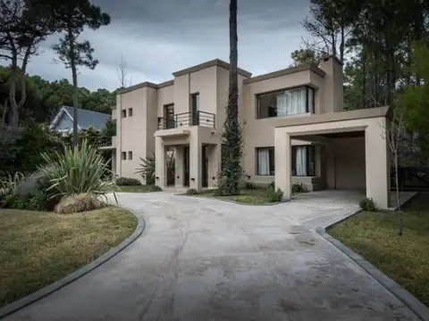 Casa en venta - 4 Dormitorios 2 Baños - 800Mts2 - Pinamar