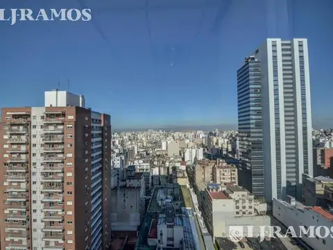 Oficina en Alquiler con 8 cocheras