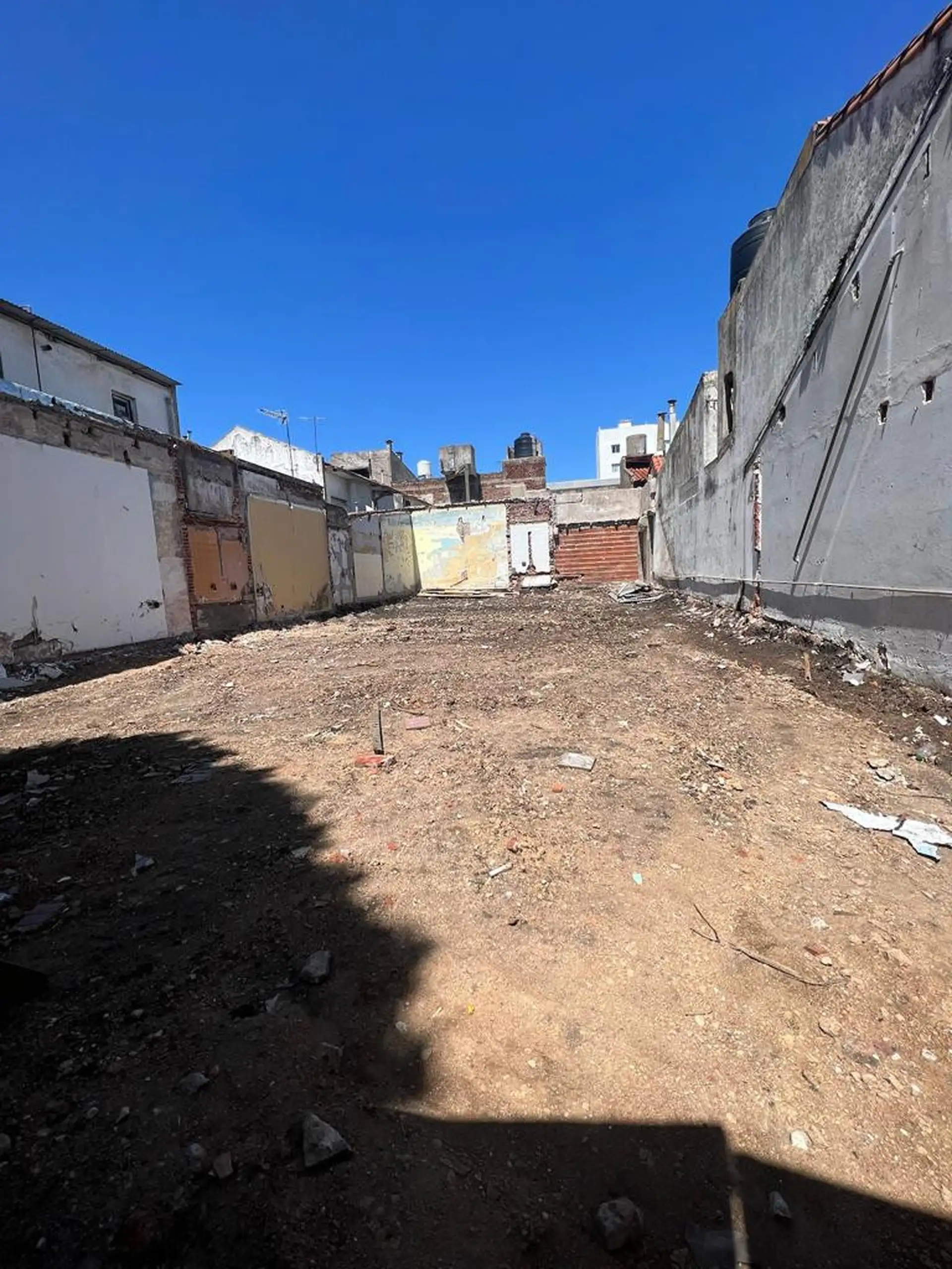 Lote en venta 234 m² sobre Av Libertad — Ideal emprendimiento