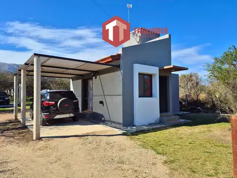 Vende - Casa Moderna en Carpintería