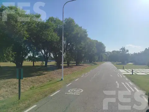 av Soberania Nacional, country club el Paraiso,Guernica,Pte Perón al 500