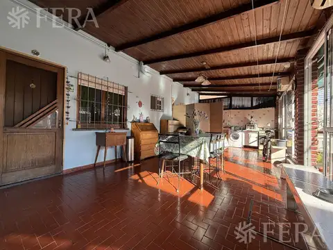 Venta PH 3 ambientes con patio en Wilde