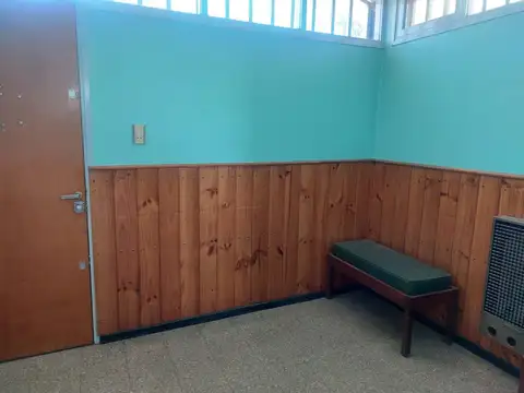 Casa en Alquiler con 2 cocheras