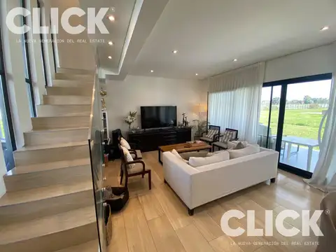Casa 5 ambientes con 3 baños