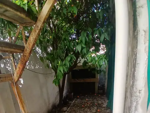 Casa 4 ambientes con 1 baño