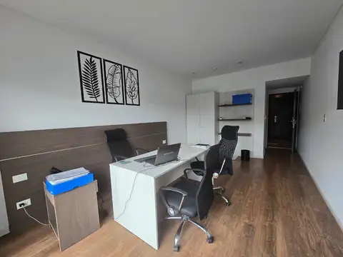 VENTA-OFICINA-EN IMPORTANTE HOTEL DE ROSARIO-BV. RONDEAU  100- ROSARIO