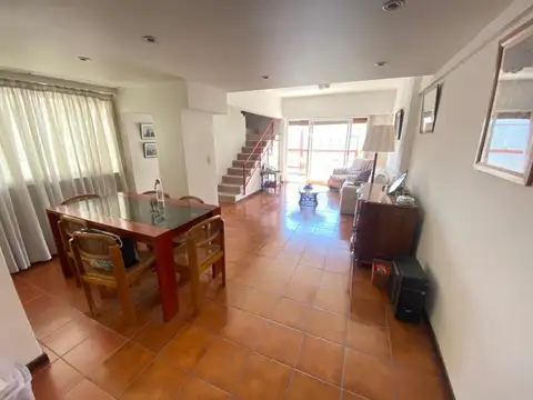 Departamento 4 Ambientes en alquiler, Colegiales -  Duplex con terraza, Luminoso