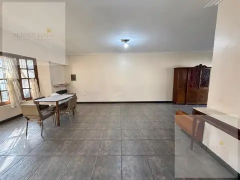 Casa 5 ambientes con 1 baño