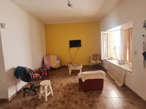 Casa en Alquiler con 1 cochera