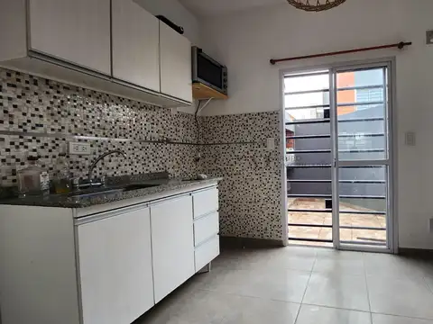 Depto Tipo Casa 3 ambientes con 2 baños
