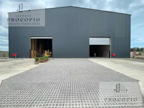 Nave en parque industrial
