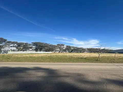 LOTE POLO INDUSTRIAL EZEIZA 7940 M2 OPORTUNIDAD