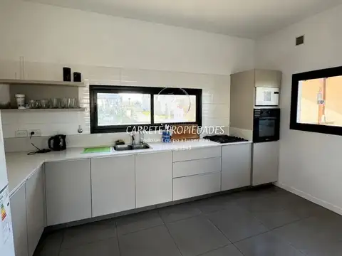Casa en venta de 4 ambientes y pileta. Barrio San Ramón. Pilar del Este. 100