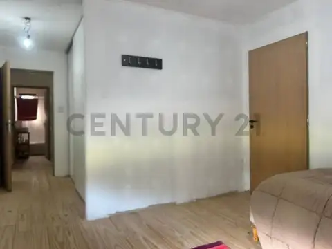 221 y 501 3000, Piso 0