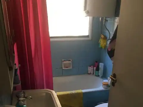 Departamento de 2 ambientes lateral en excelente ubicación 