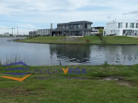 Venta de lote al agua en Barrio Marinas Puertos del Lago, Escobar