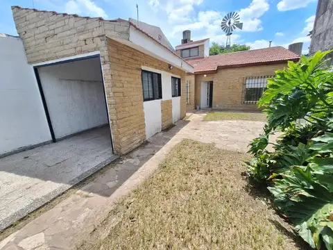 CASA - 3 AMBIENTES - LIBERTAD- MERLO
