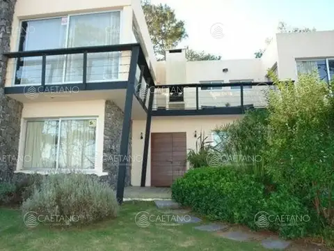 Venta casa 5 dormitorios Montoya La Barra