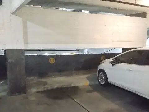 Venta cochera fija y cubierta en Retiro