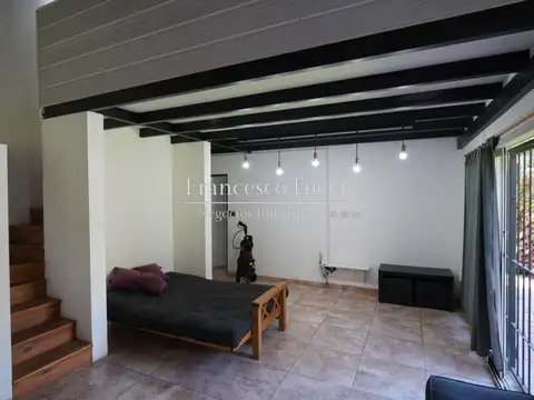 Casa en Venta con 2 cocheras