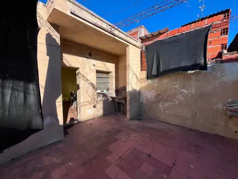 Casa 5 ambientes con 1 baño