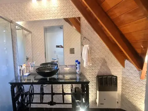 Casa en Venta con 4 cocheras