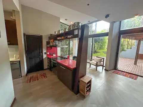 Venta moderna casa Mar de las Pampas 200 mts mar