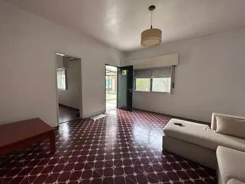 Casa 3 ambientes con 2 baños