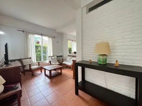 VENTA DE DUPLEX EN PINAMAR CON GAS NATURAL Y PATIO