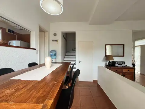 VENTA DE DUPLEX EN PINAMAR CON GAS NATURAL Y PATIO