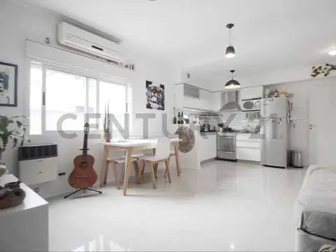 Venta PH de 2 Ambientes con patio y terraza privada en Villa Real.