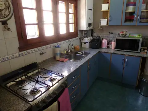Depto Tipo Casa 4 ambientes con 3 baños