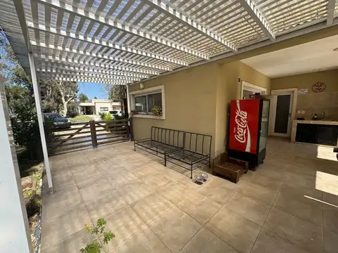 Casa en Alquiler con 1 cochera