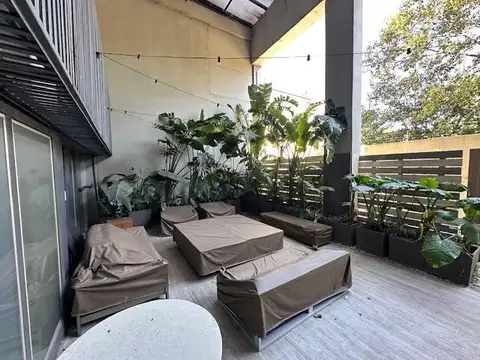 ALQUILER Local  de 200m2 en 2 plantas - 45m2 descubiertos en Libertador - Vicente López