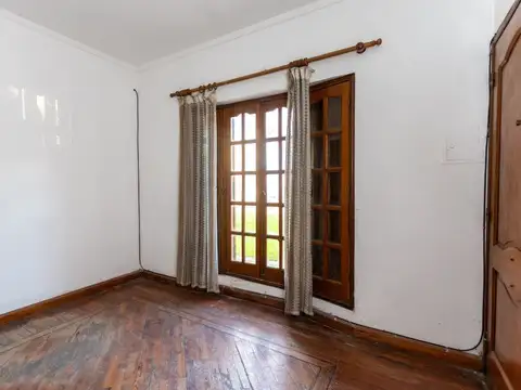 Casa 4 ambientes con 1 baño