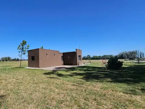 QUINTA EN VENTA CON PILETA EN MERCEDES