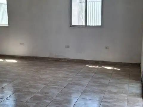 Casa en Alquiler con 1 cochera