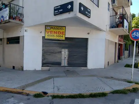 Local y depósito en esquina 175 m2 con sótano! Muy buena logística