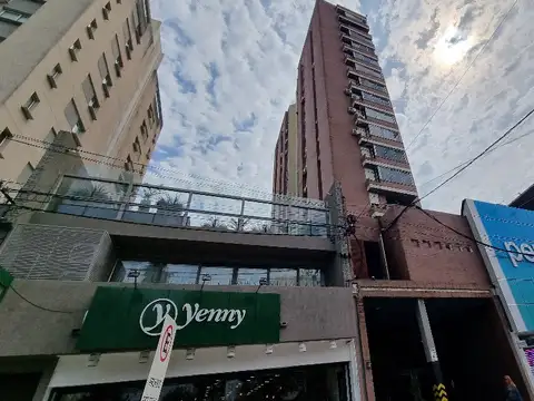 DEPARTAMENTO 4 DORMITORIOS - CENTRO, RESISTENCIA