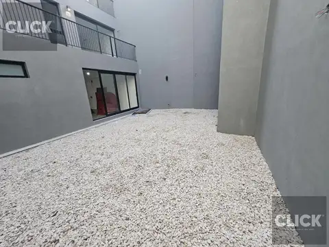 VENTA- Local comercial con patio en Caballito