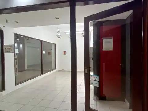 Venta de Local para uso de oficinas  o comercio.