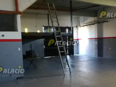 Galpón 300m2 en ALQUILER en Tres de Febrero