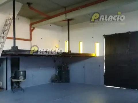 Galpón 300m2 en ALQUILER en Tres de Febrero
