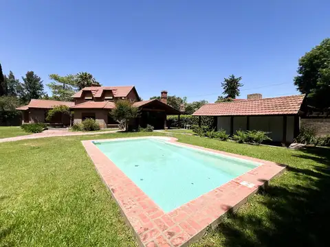 Venta Casa de dos dormitorios en Funes Barrio Los Trocos