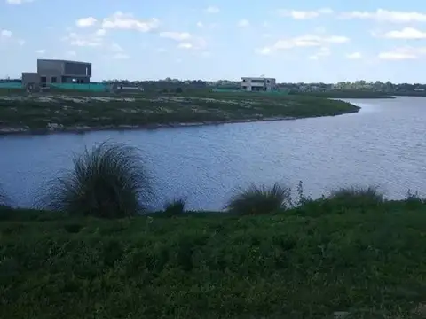 Venta lote al agua en San Sebastián área 6, Pilar