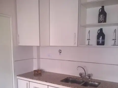 Avda. Pte. Peron 400, Piso 1°