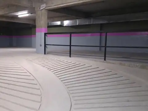 Excelente COCHERA FIJA en VENTA en Balvanera 