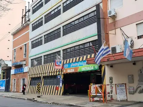 Excelente COCHERA FIJA en VENTA en Balvanera!!!